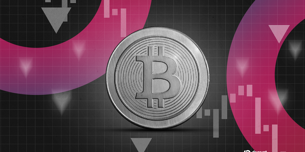 „Bitcoin“, „Ethereum“ ir „XRP“ kriauklės kaip kriptovaliutų likvidavimas viršija 900 milijonų dolerių