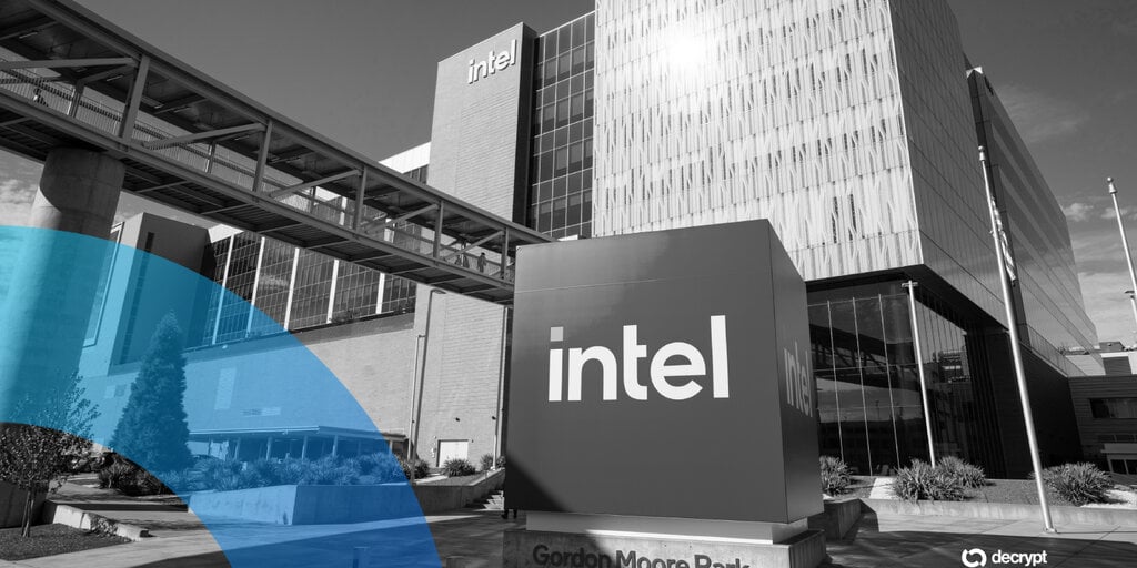 „Intel“ lažybų atsigavimas „Panther Lake AI“ luste, kaip liejyklą, kraujuoja milijardus
