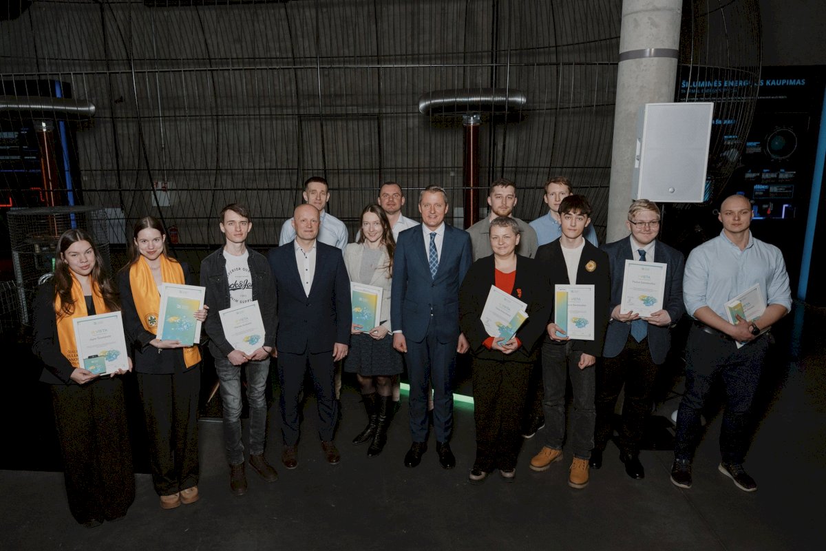 Apdovanoti pirmojo Nacionalinio energetikos egzamino nugalėtojai